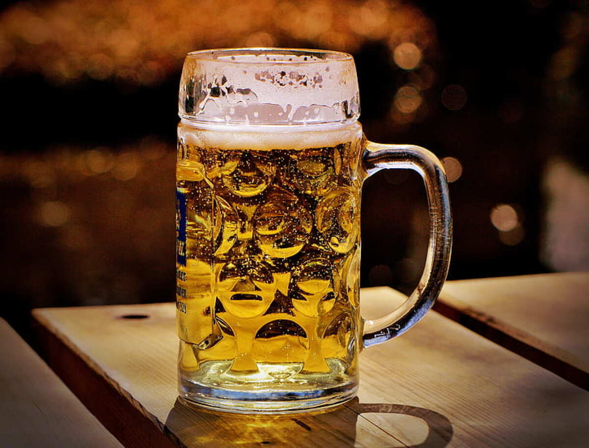 Muchos la descartan pero la espuma de la cerveza es clave para conservar sus propiedades y el aroma