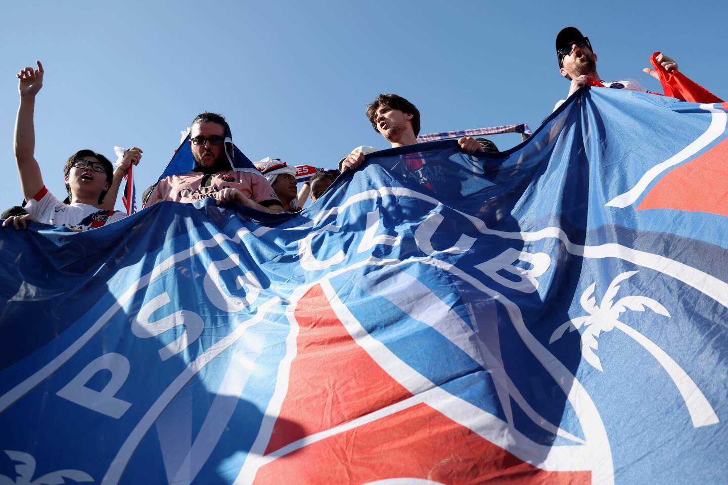 Hinchas de PSG en el partido ante Botafogo.