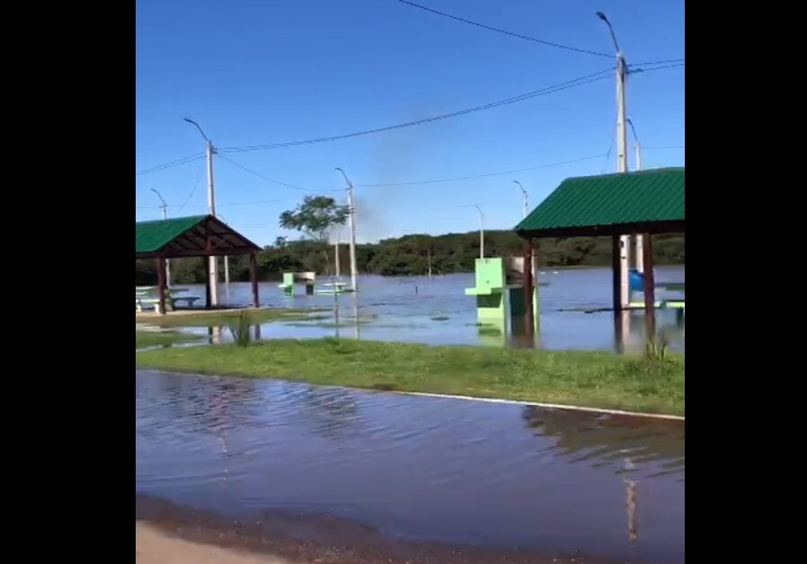 Creciente del Río Uruguay en Bella Unión