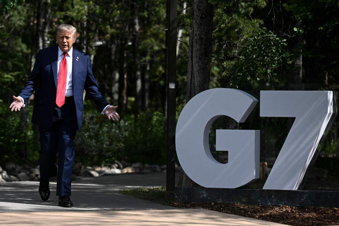El presidente de Estados Unidos, Donald Trump, durante la ceremonia de llegada a la Cumbre del Grupo de los Siete (G7) en el Pomeroy Kananaskis Mountain Lodge en Kananaskis, Alberta, Canadá,