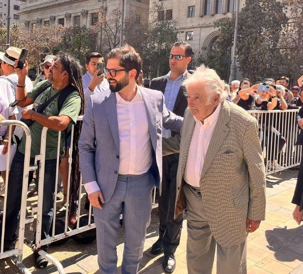 Gabriel Boric y José Mujica en Chile. Foto: Instagram/ @pepemujicaok