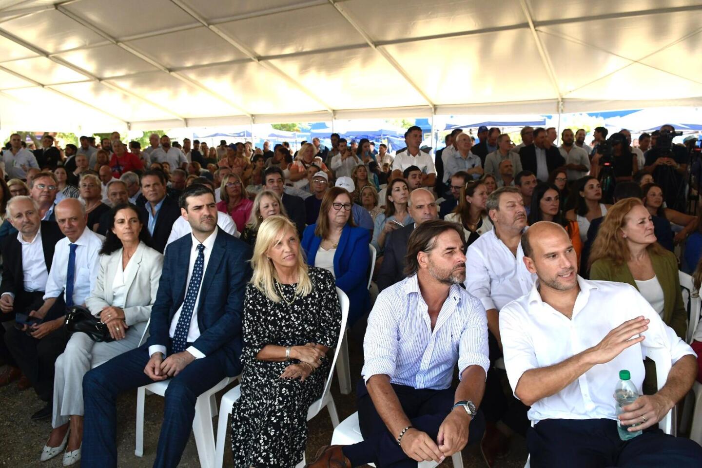 Gobierno inaugura el Centro de Referencia de Políticas Sociales en Casavalle. Foto: Leonardo Mainé/El País lema lacalle argimón martinelli arbeleche garcía da silveira