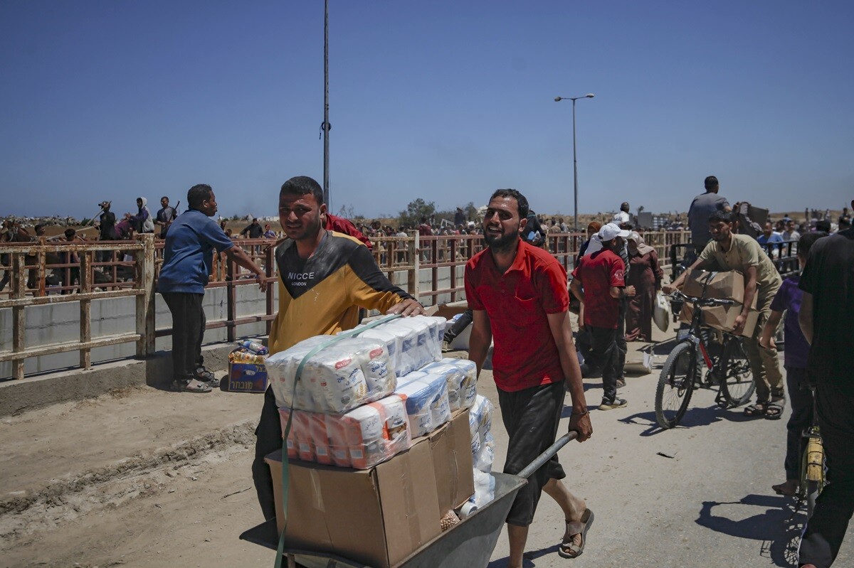Israel dice que permitió el ingreso a Gaza de 76 camiones de la ONU con ayuda humanitaria
