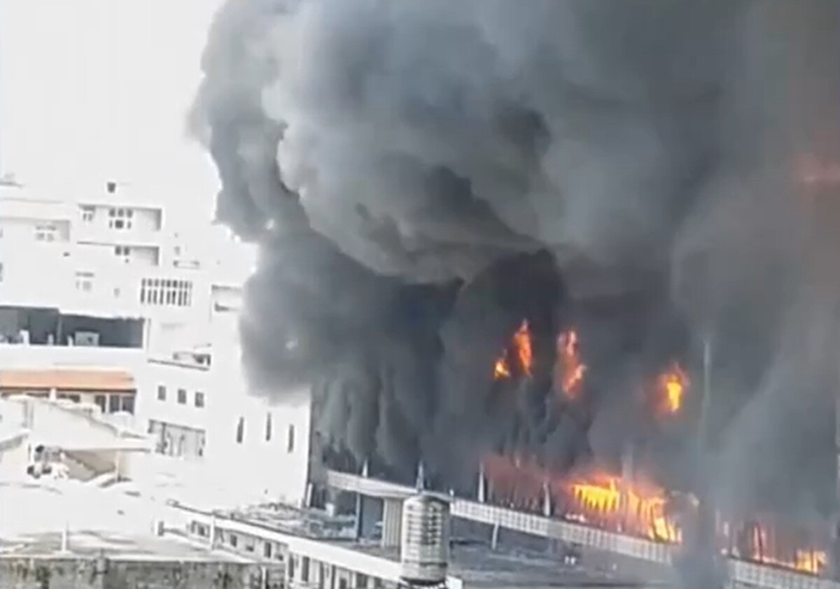 Incendio en una fábrica de championes de China.