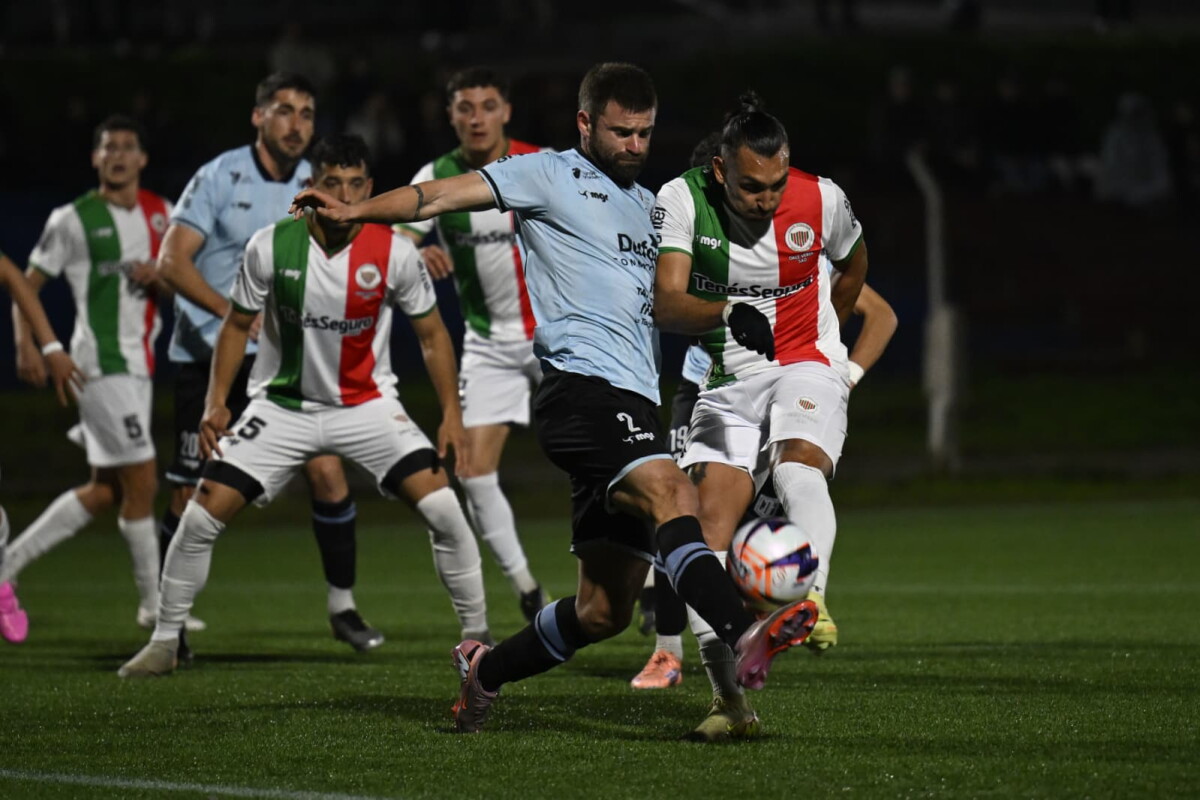 Oriental de La Paz ante Colón por el campeonato de la Segunda División Profesional.