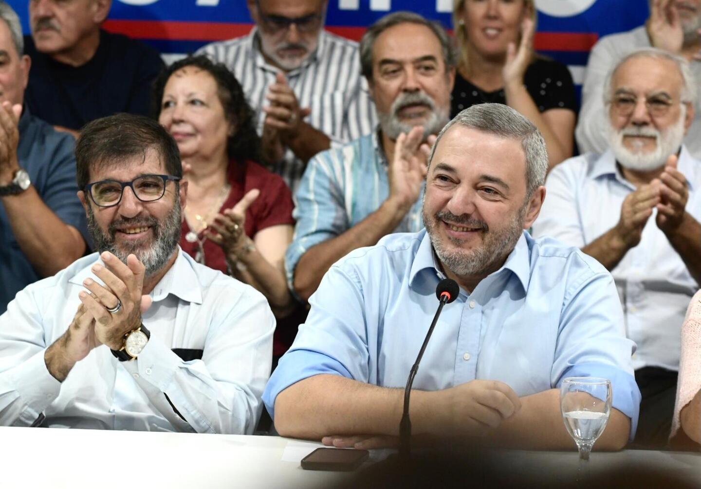 Presentación de Mario Bergara como candidato a la IMM, junto a Fernando Pereira, presidente del Frente Amplio.