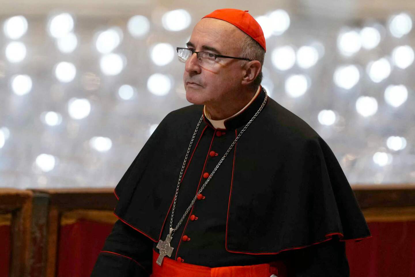 El cardenal uruguayo Daniel Sturla asiste a una misa en la basílica de San Pedro en el Vaticano