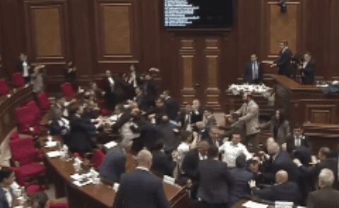 Pelea en el parlamento de Armenia.