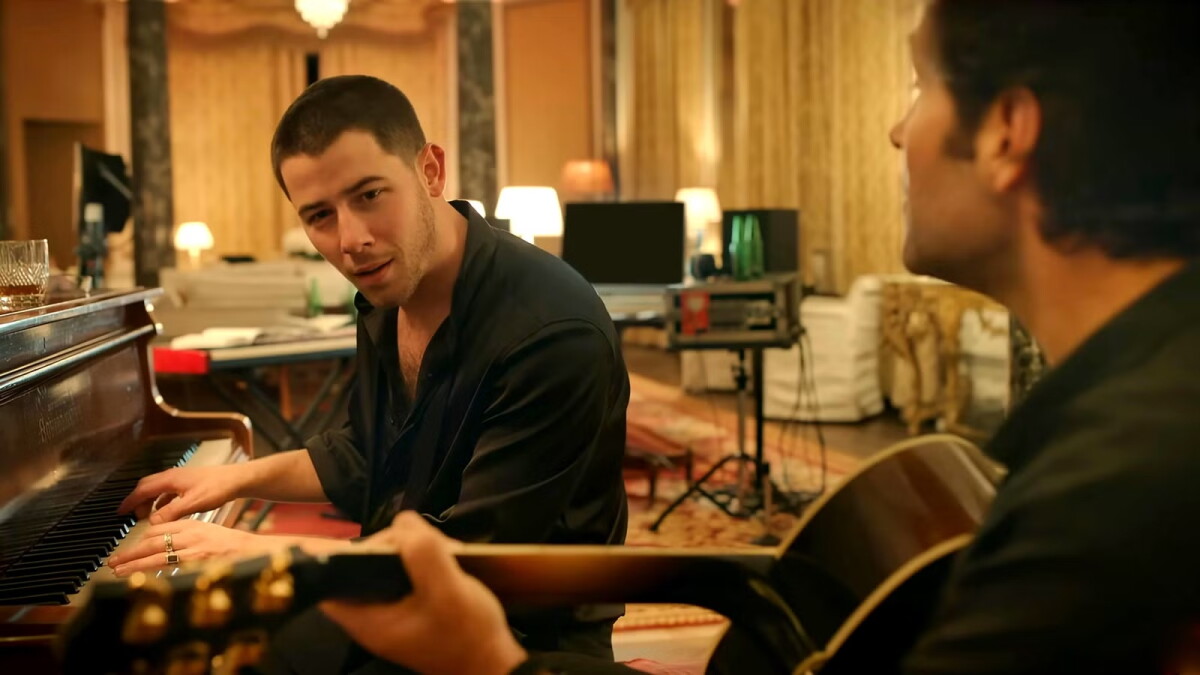 Nick Jonas y Paul Rudd en "Letras robadas"