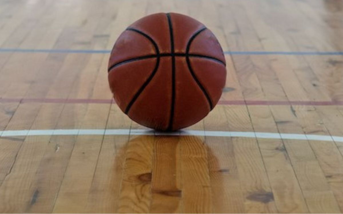 Pelota de básquetbol.