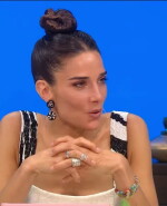 juana viale almorzando.jpg