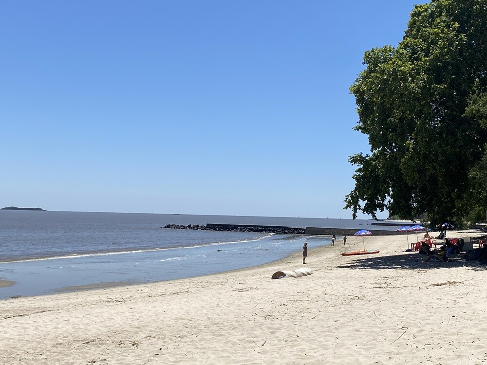 Playa Colonia del Sacramento.jpg