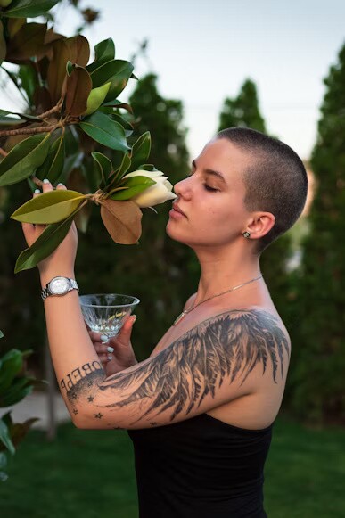 Mujer con poco pelo.jpg