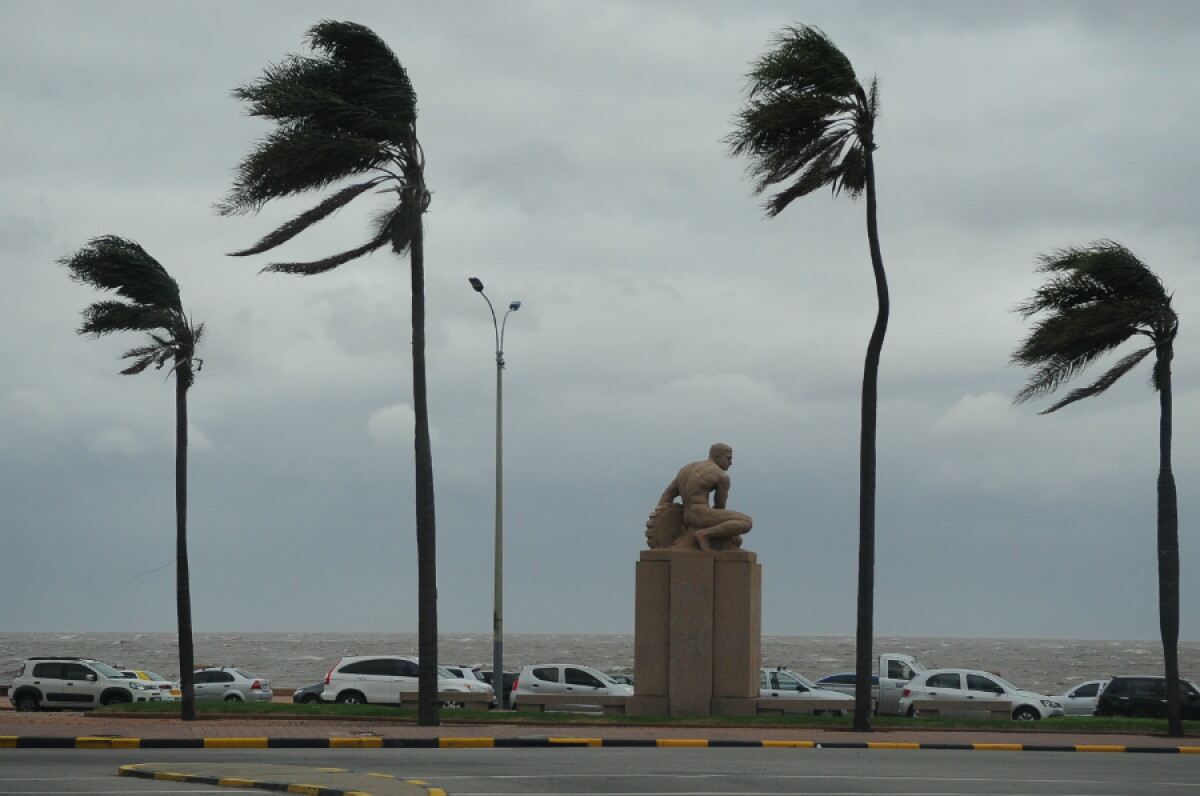 Inumet emite una alerta amarilla por vientos fuertes y persistentes para este lunes