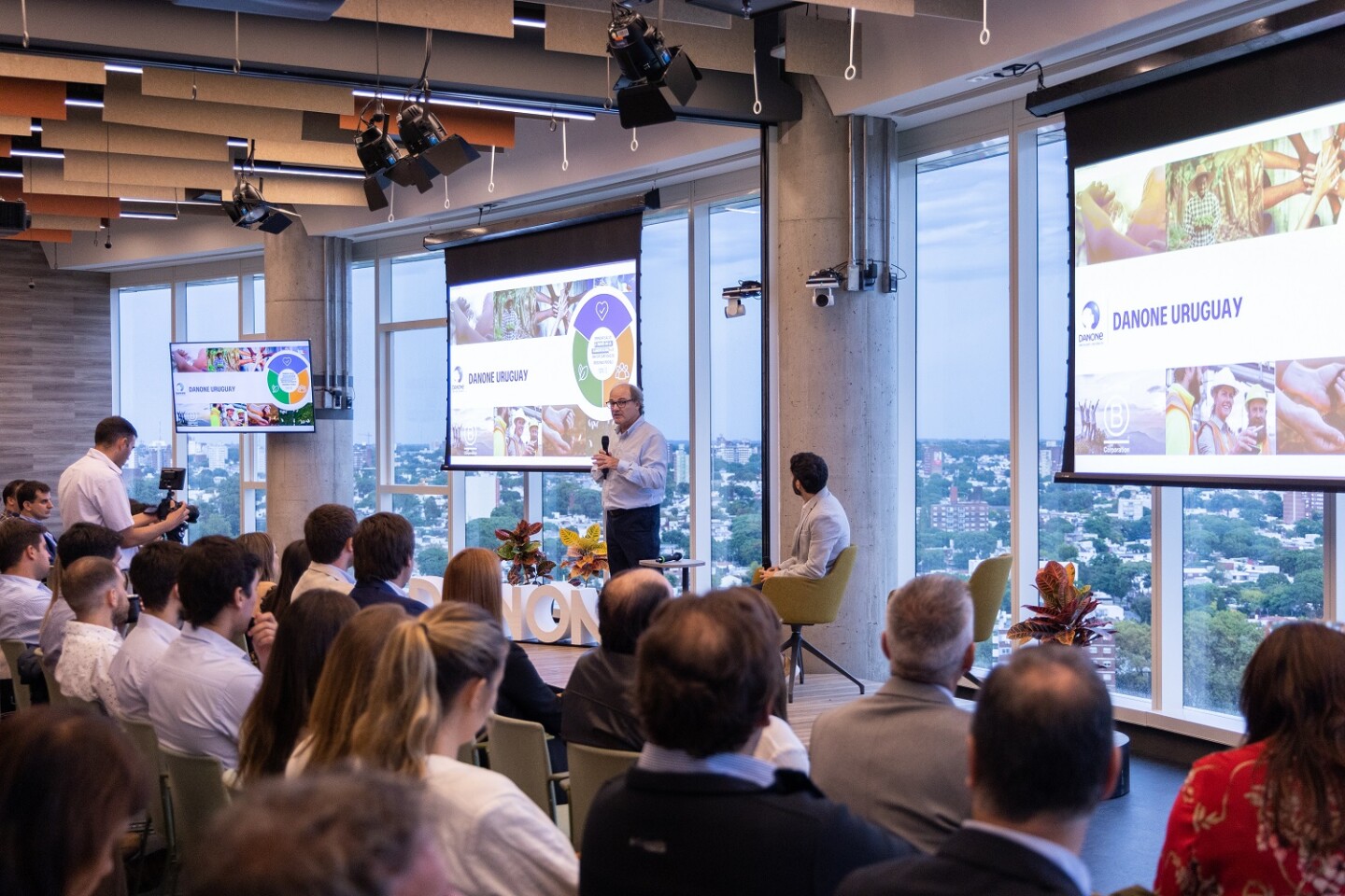 En el World Trade Center se realizó la conferencia de Danone Uruguay.