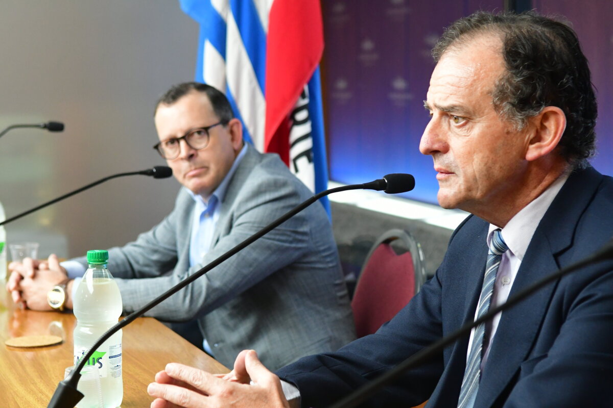 Álvaro Perrone y Guido Manini Rios en conferencia de Cabildo Abierto,