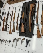 Incautación de armas en un allanamiento en Cerro Largo. Foto: Ministerio del Interior.