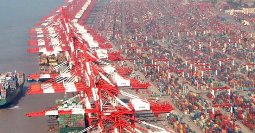 Puerto de Contendores de Shanghái.