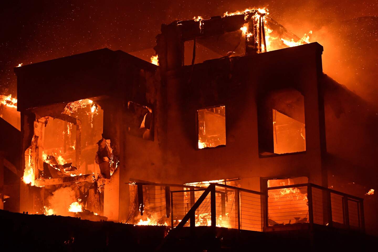 Incendios devastadores en Los Ángeles.