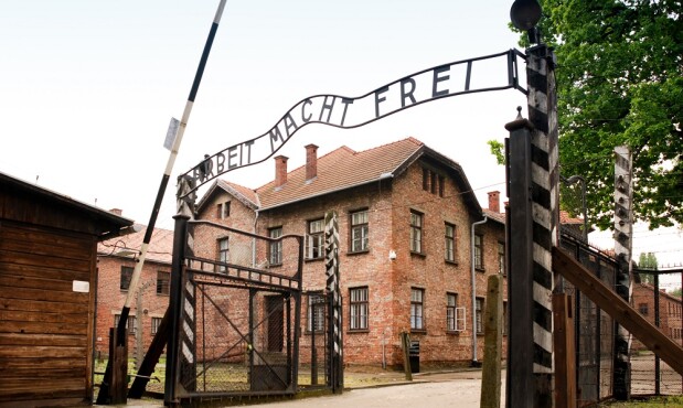 Auschwitz_I_(22_May_2 (16384089).jpg