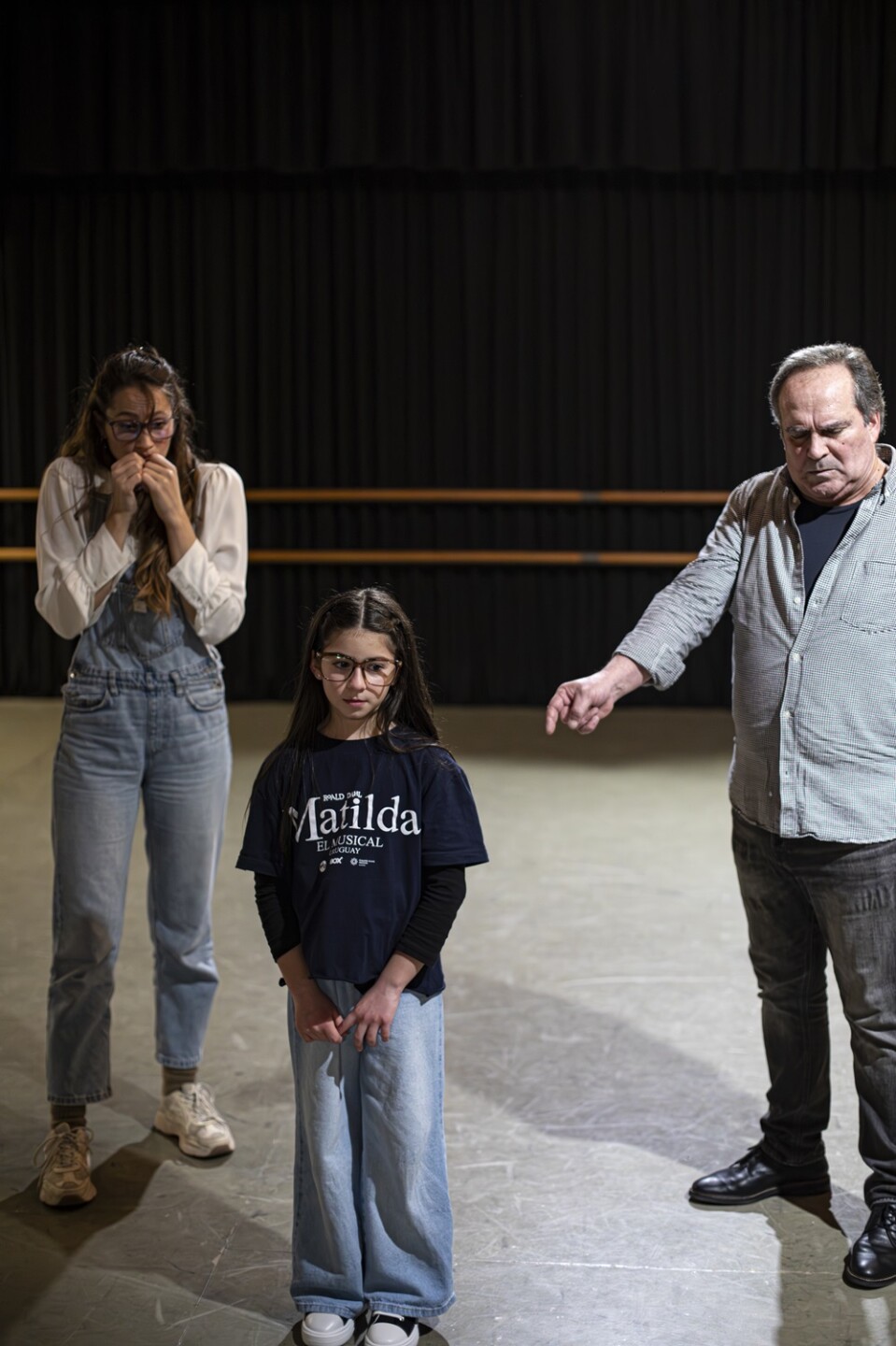 Paula Silva y Humberto de Vargas en el ensayo del musical "Matilda".
