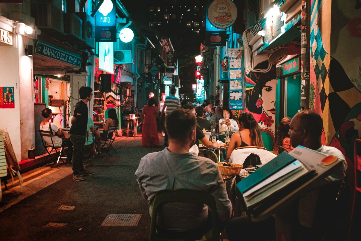 Peatonal restaurantes.jpg