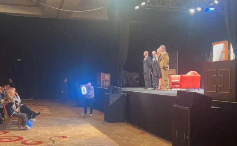 Susana Giménez en la función de "Los 39 Escalones" en Uruguay.