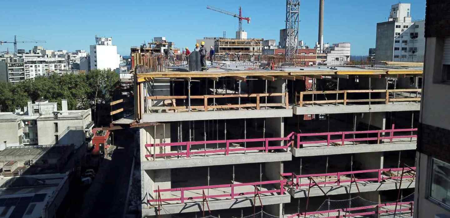 La periferia no tiene dónde ir el fin de semana : miradas cruzadas sobre el potencial del norte y oeste de Montevideo