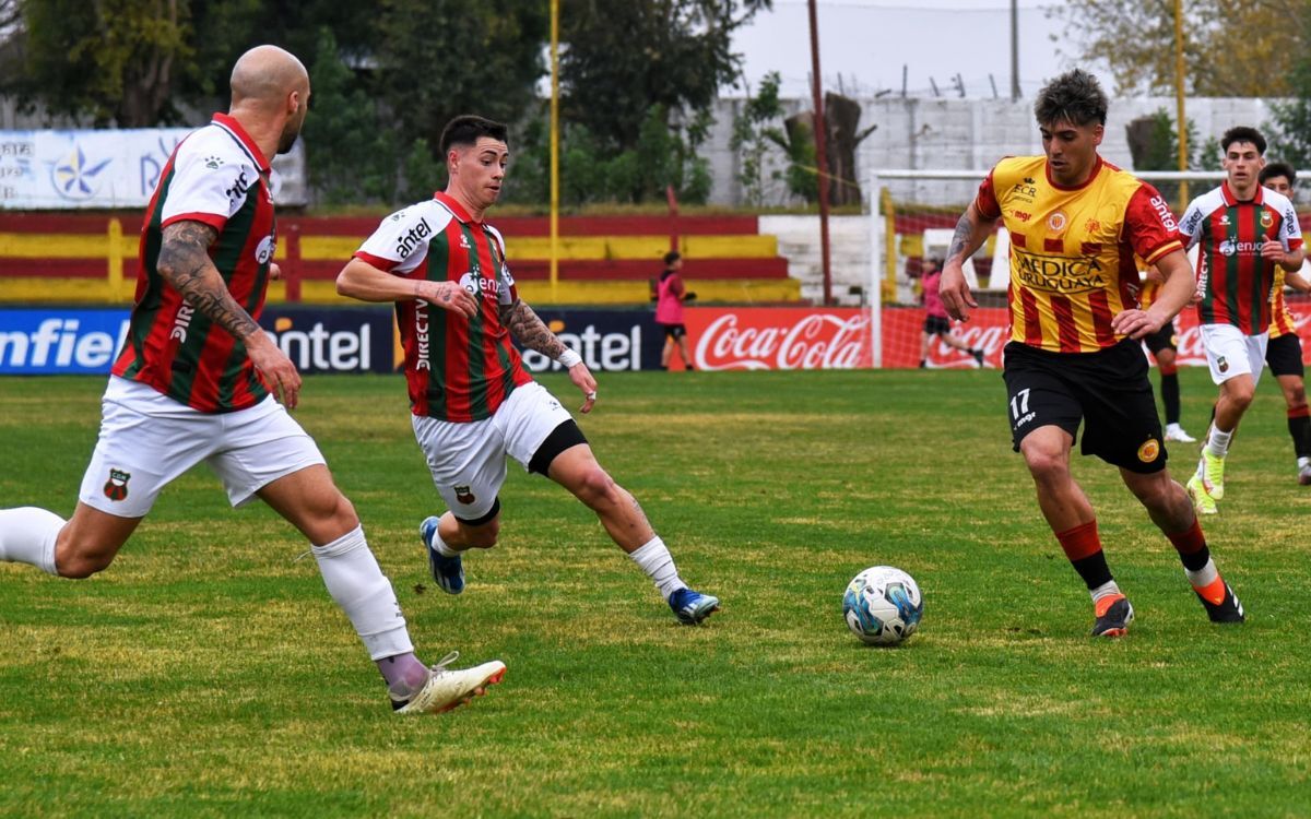Progreso ante Deportivo Maldonado en el Paladino por el Torneo Intermedio.