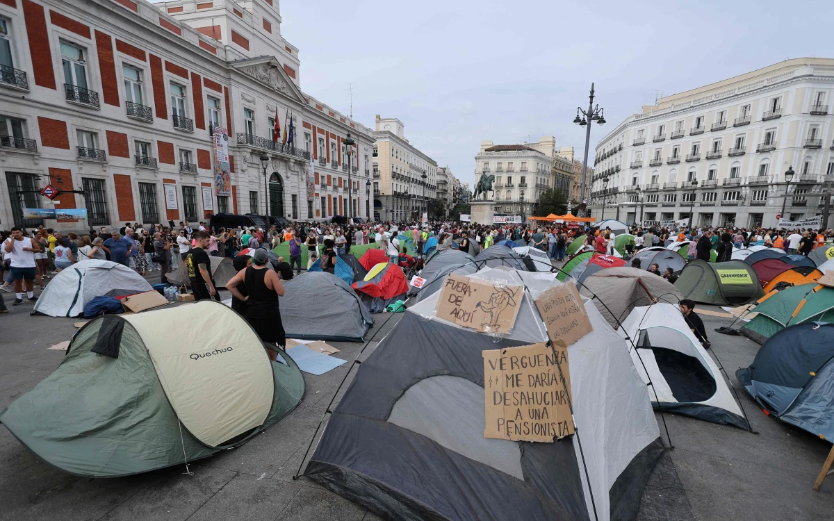 Dos fuertes protestas por diferentes asuntos en un mismo día presionan al gobierno de Pedro Sánchez en España