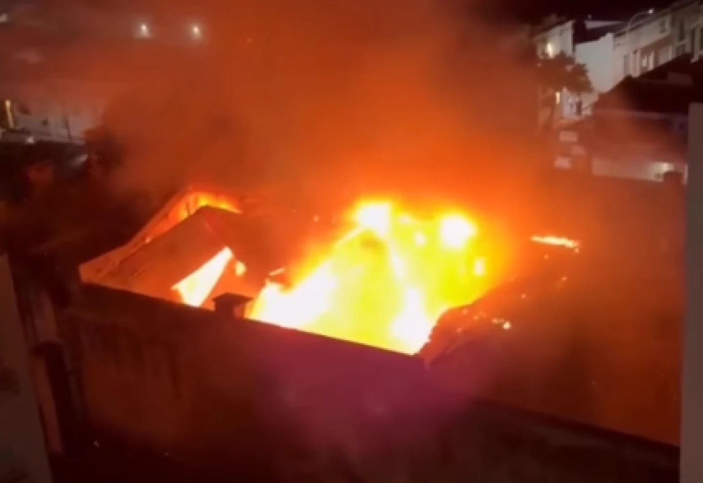 Capne Rex Incendio en el ex Cine Rex de la ciudad de Mercedes: dos pisos ...