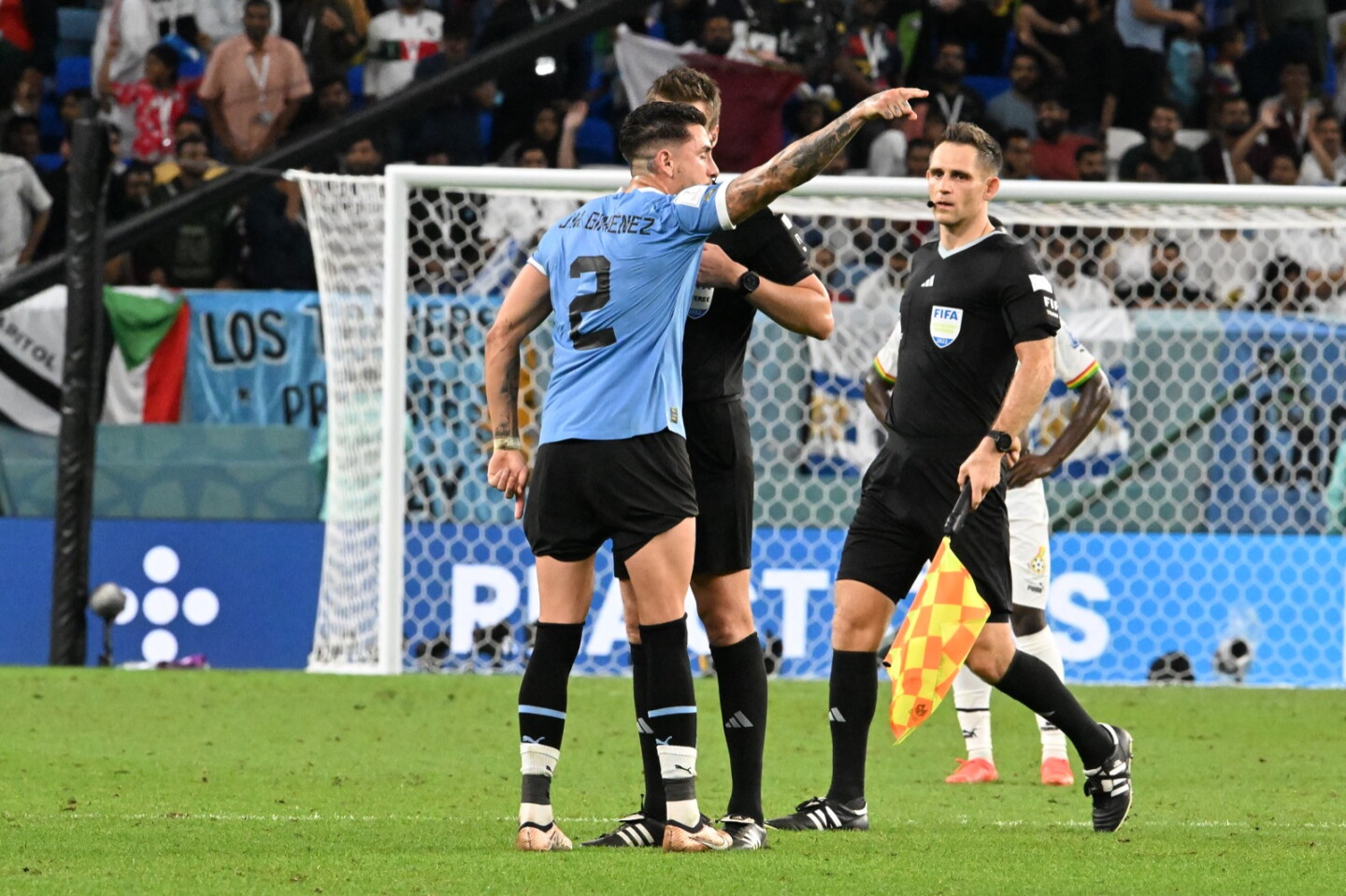 José María Giménez en el encuentro ante Ghana. Foto: Nicolás Pereyra.
