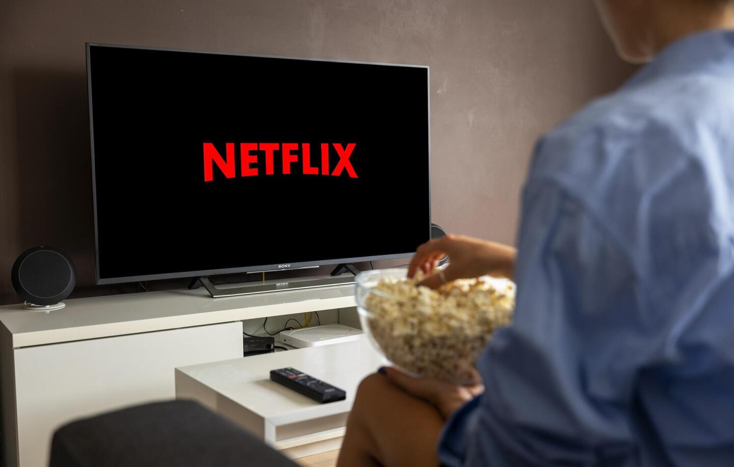 Persona mirando Netflix.