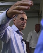 El dirigente frenteamplista negó las acusaciones, dijo que por ahora no hará juicio por difamación y confirmó su precandidatura.