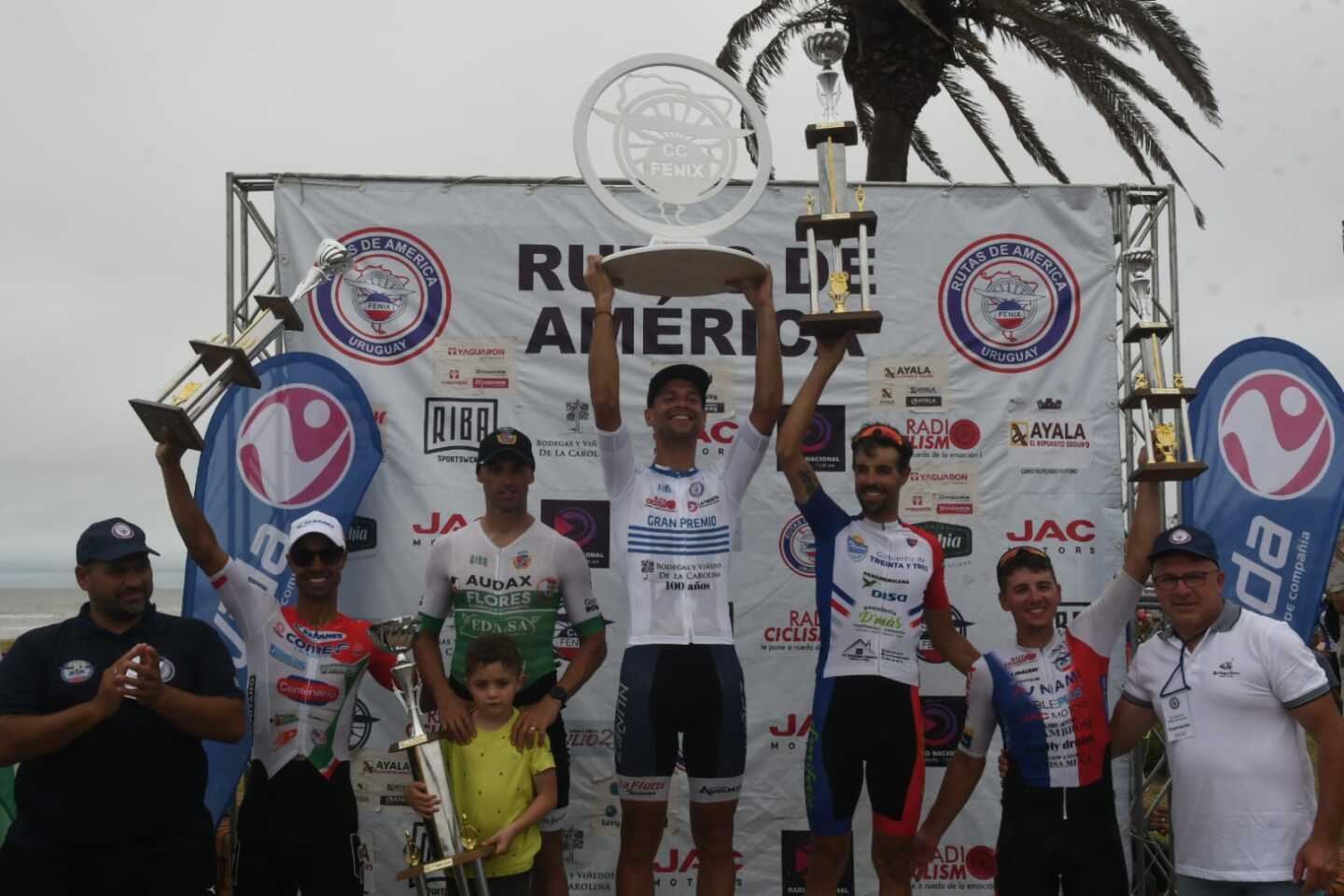 Podio de las Rutas de América 2024