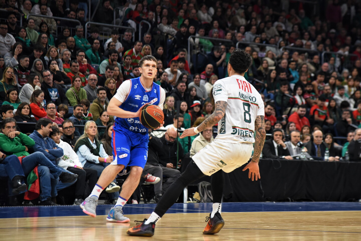 Patricio Prieto, Nacional player, in action