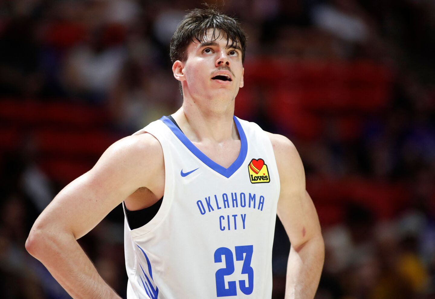 Brooks Bamhizer de Oklahoma City Thunder en la NBA Summer League.
