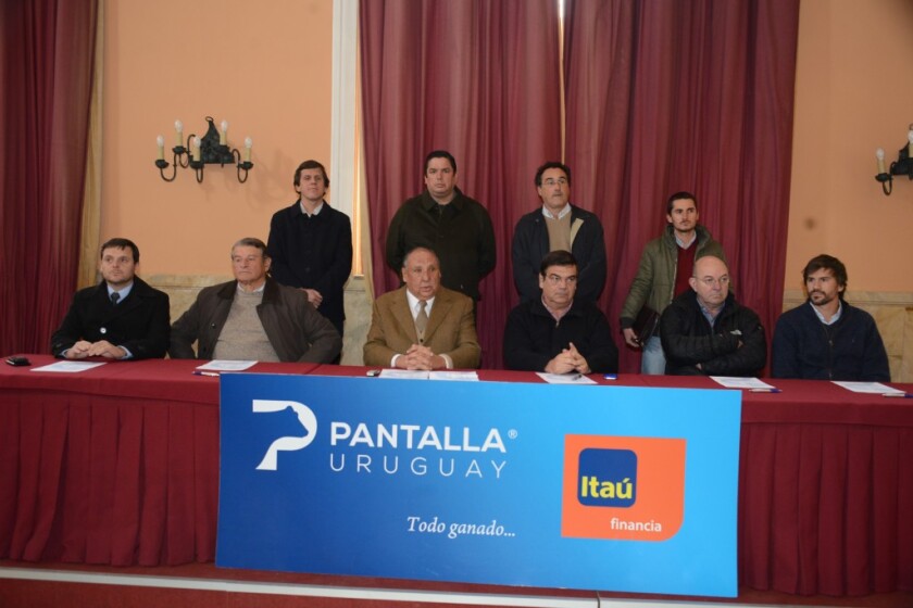 Desde la Rural del Prado, con banco Itaú y Estudio 3000.