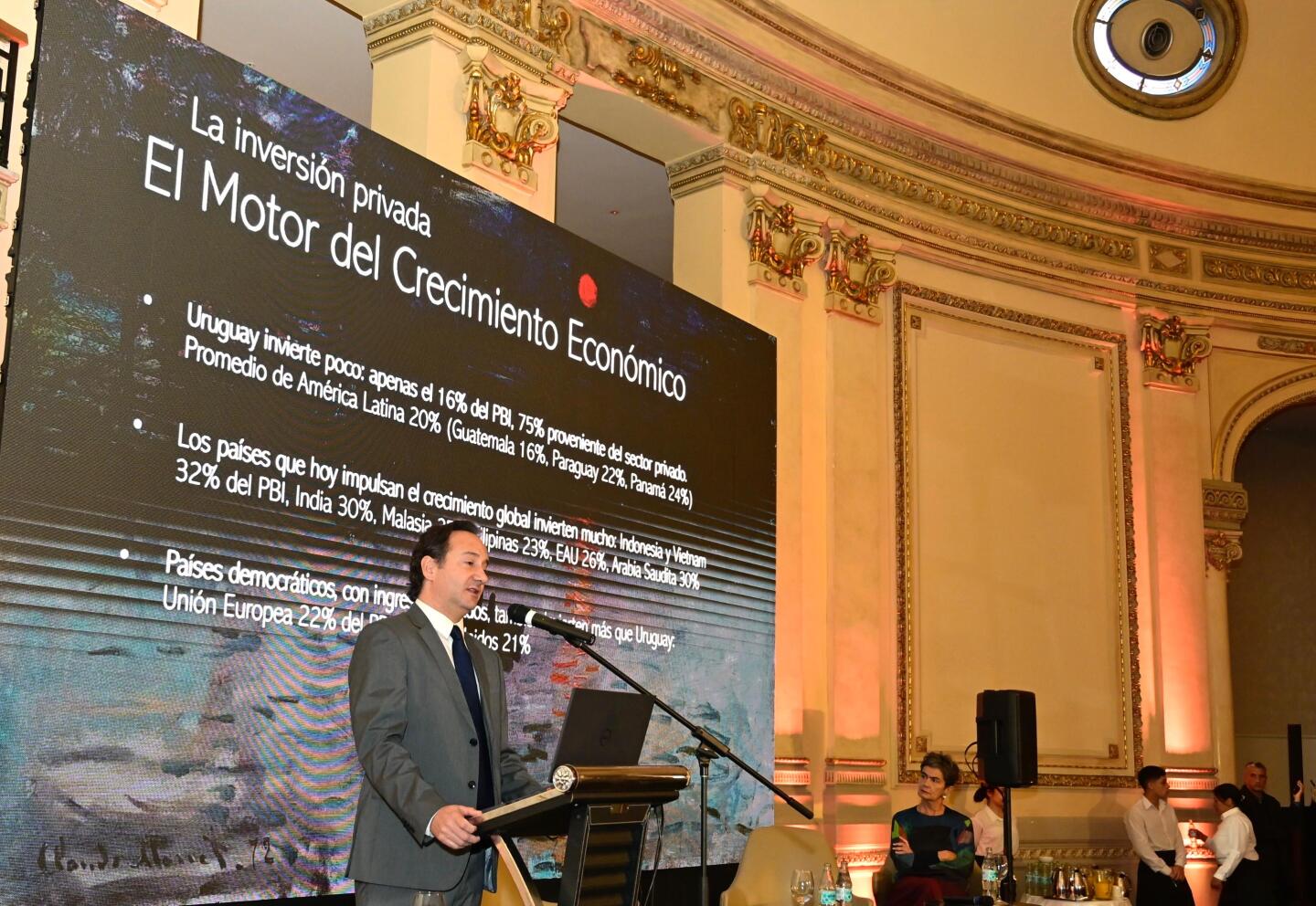 Ponencia de Ignacio Munyo sobre los megaproyectos en el país.jpg
