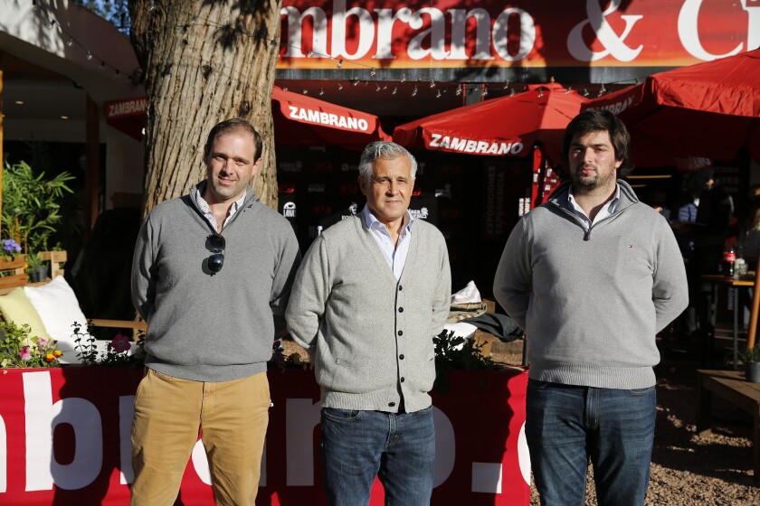 previa-top-angus.jpg