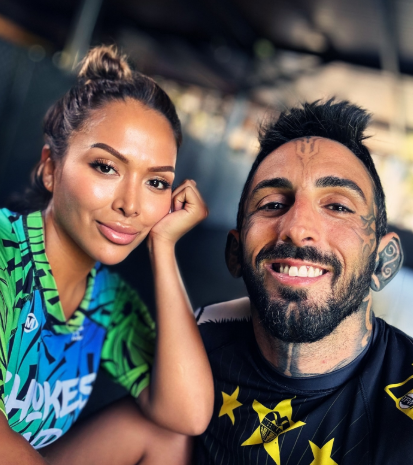 Angie Castillo y Alex Varona.