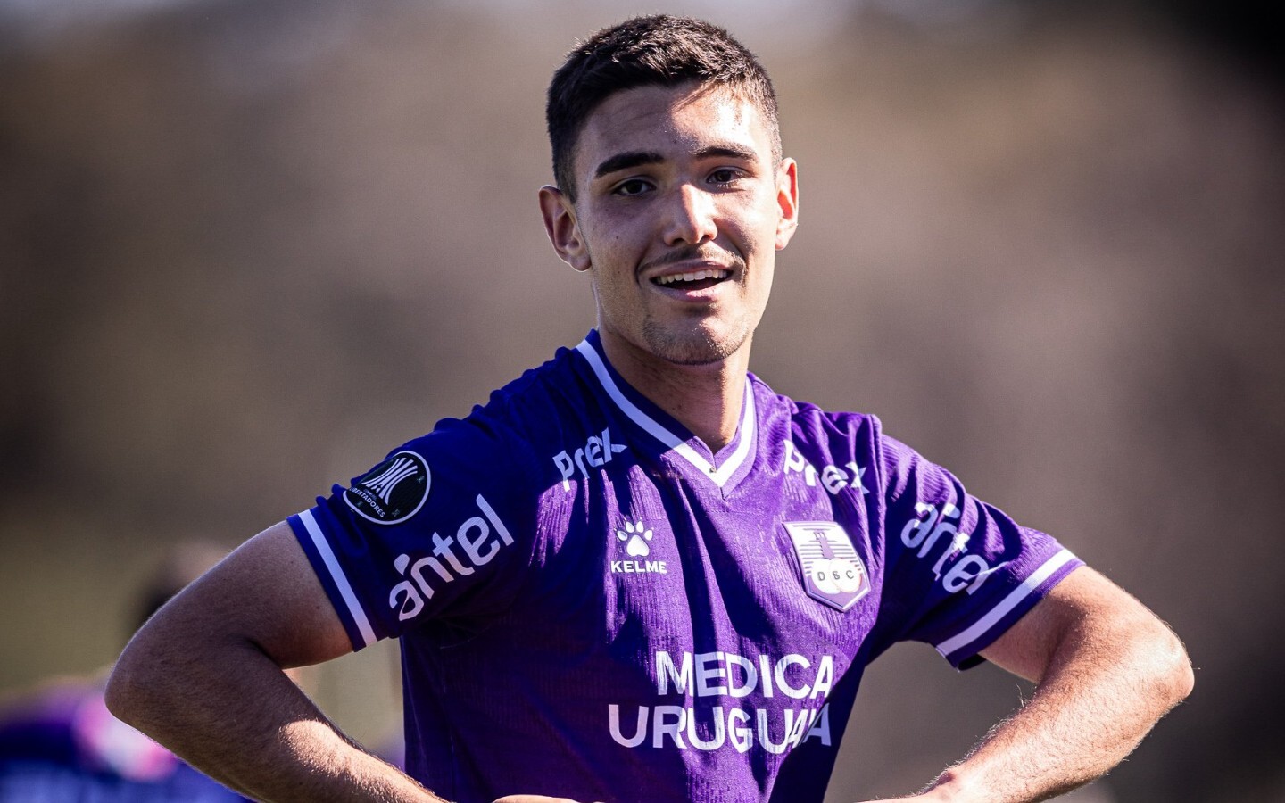 Lautaro Navarro festeja su gol para Defensor Sporting ante Oriental de La Paz por Copa AUF Uruguay.