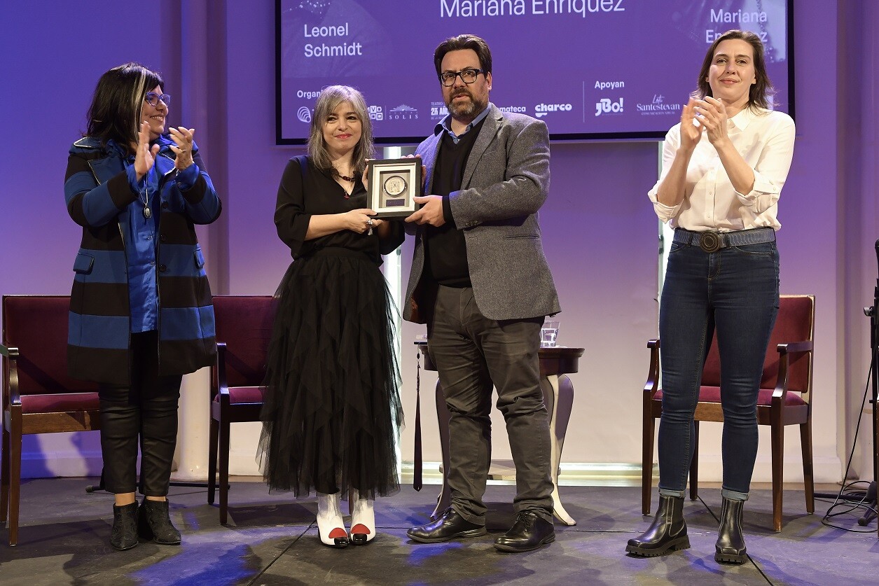Mariana Enríquez junto a María Inés Obaldía, Mauricio Zunino y Malena Muyala.
