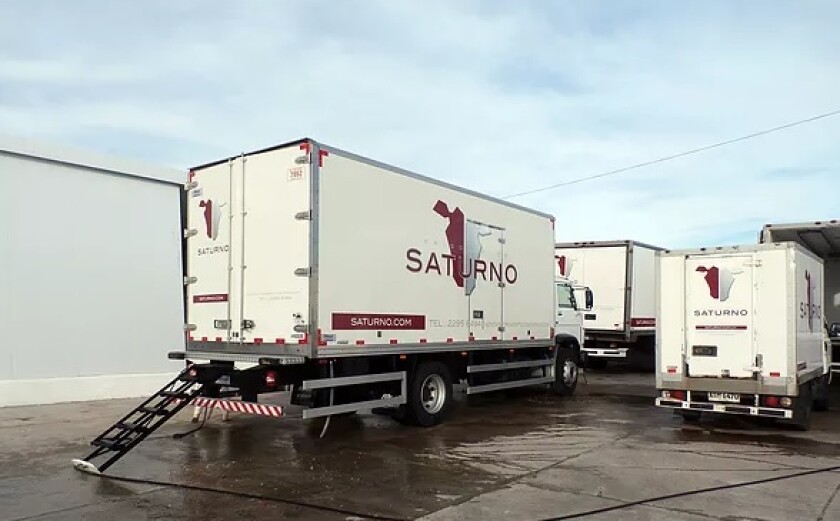 camiones-con-carne-foto-frigorifico-saturno.jpg