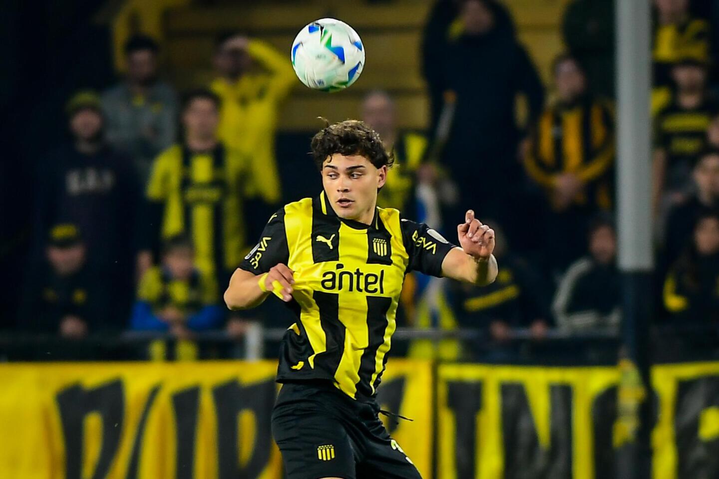 Nahuel Herrera, jugador de Peñarol, durante el partido ante Racing por Copa Libertadores.
