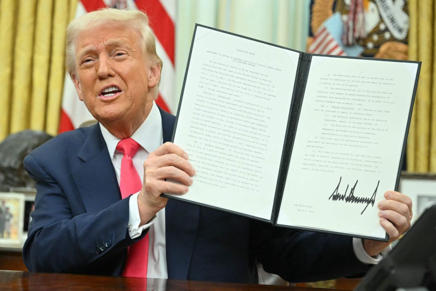 Una de las primera firmas de Donald Trump al asumir fue la de su resolución de abandonar el Acuerdo de París