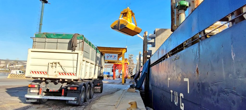 Nueva Palmira es el principal puerto de mercaderías a granel.