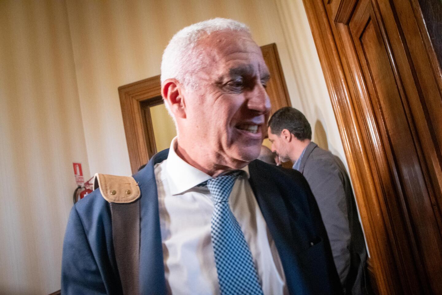 Carlos Negro, ministro del Interior.