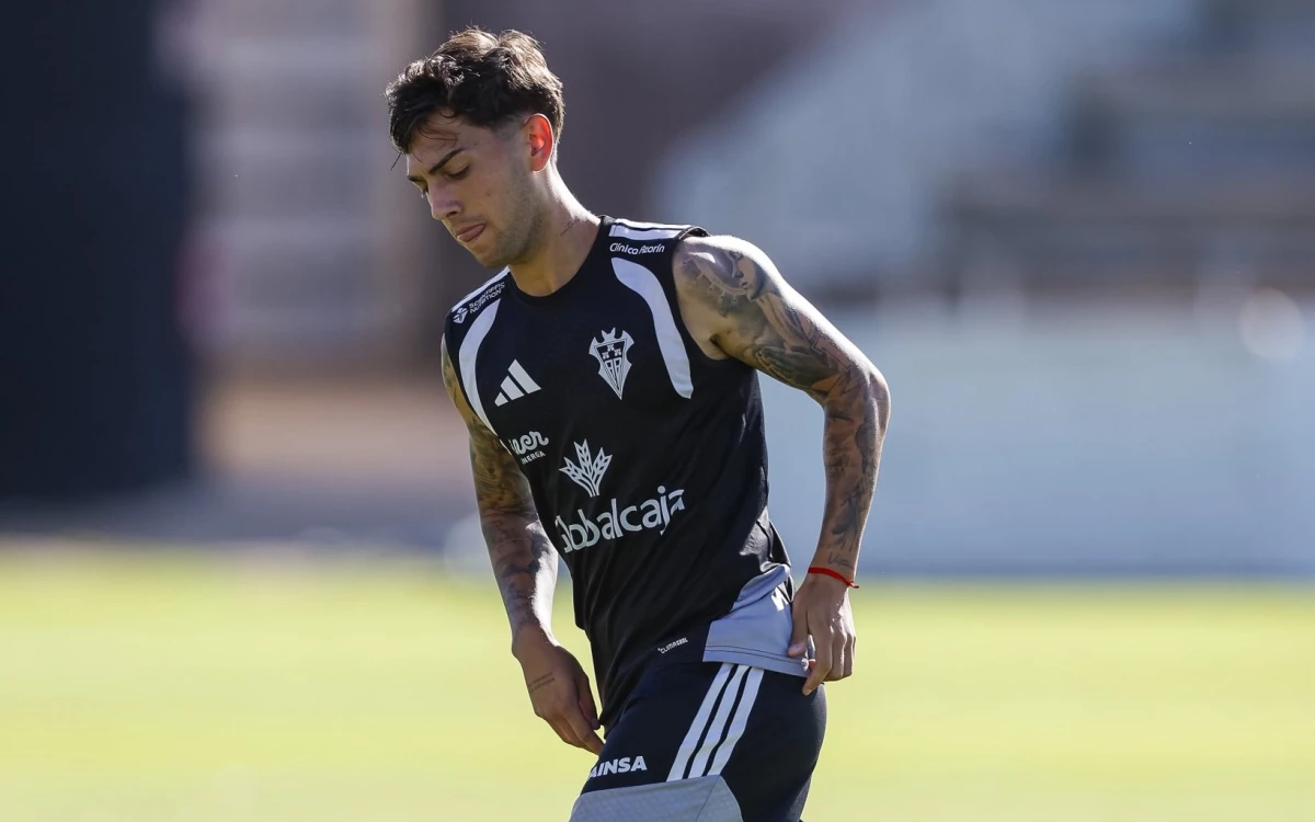 Agustín Albarracín fue presentado como jugador del Albacete: El club tiene una linda historia con uruguayos