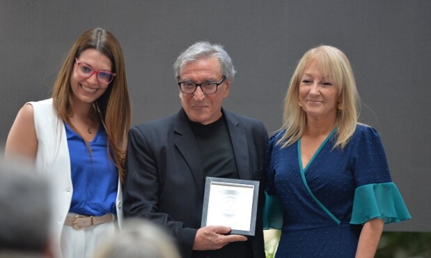 Cacho de la Cruz en Ciudadano Ilustre